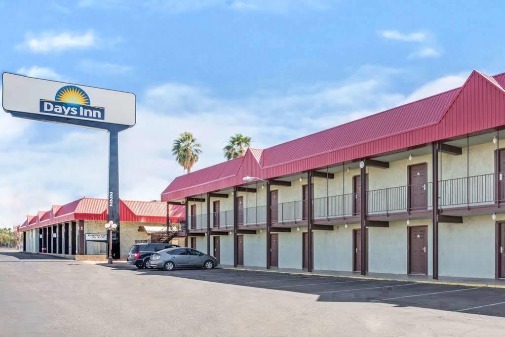 Red Lion Inn & Suites Tucson Downtown Extérieur photo