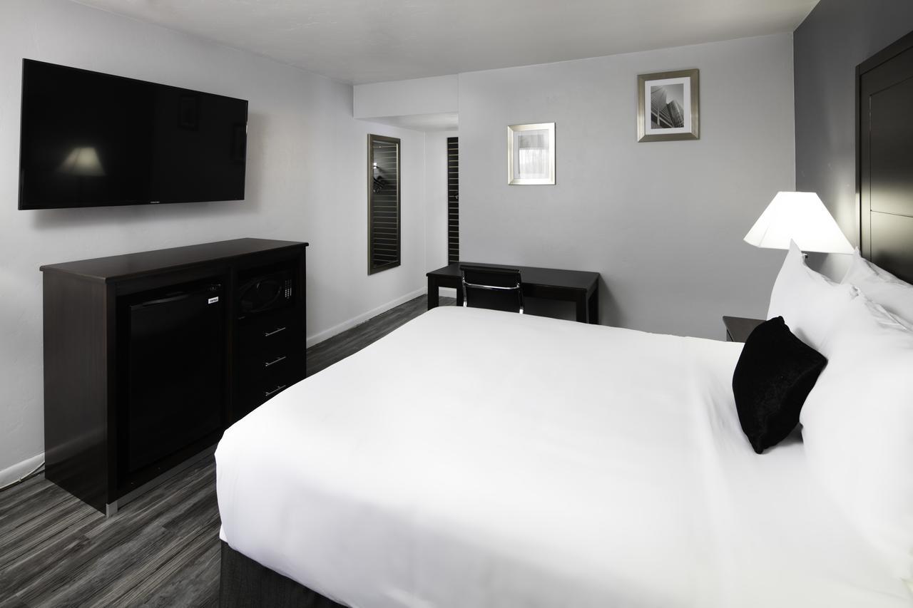 Red Lion Inn & Suites Tucson Downtown Extérieur photo